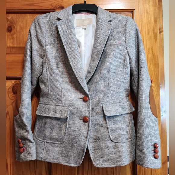 Banana Republic Jackets & Blazers - Banana Republic Wool Blend Blazer, Size 2P